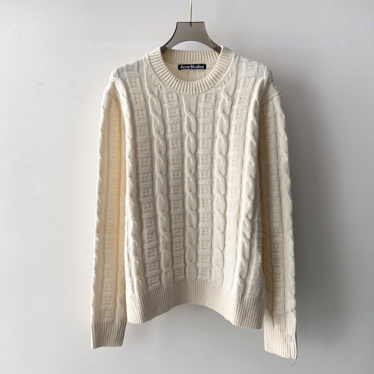 # Acne 25Ss （ ）